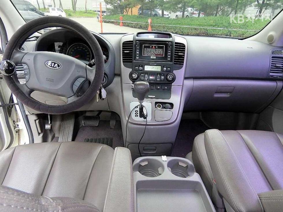 2010 - kia carnival