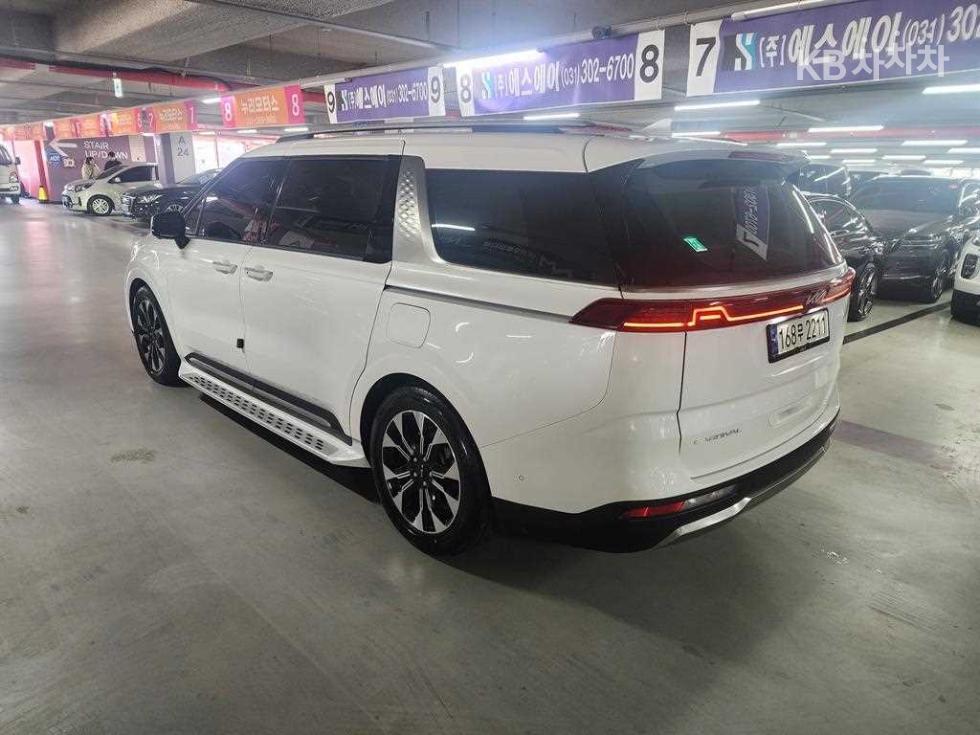 2022 - kia carnival