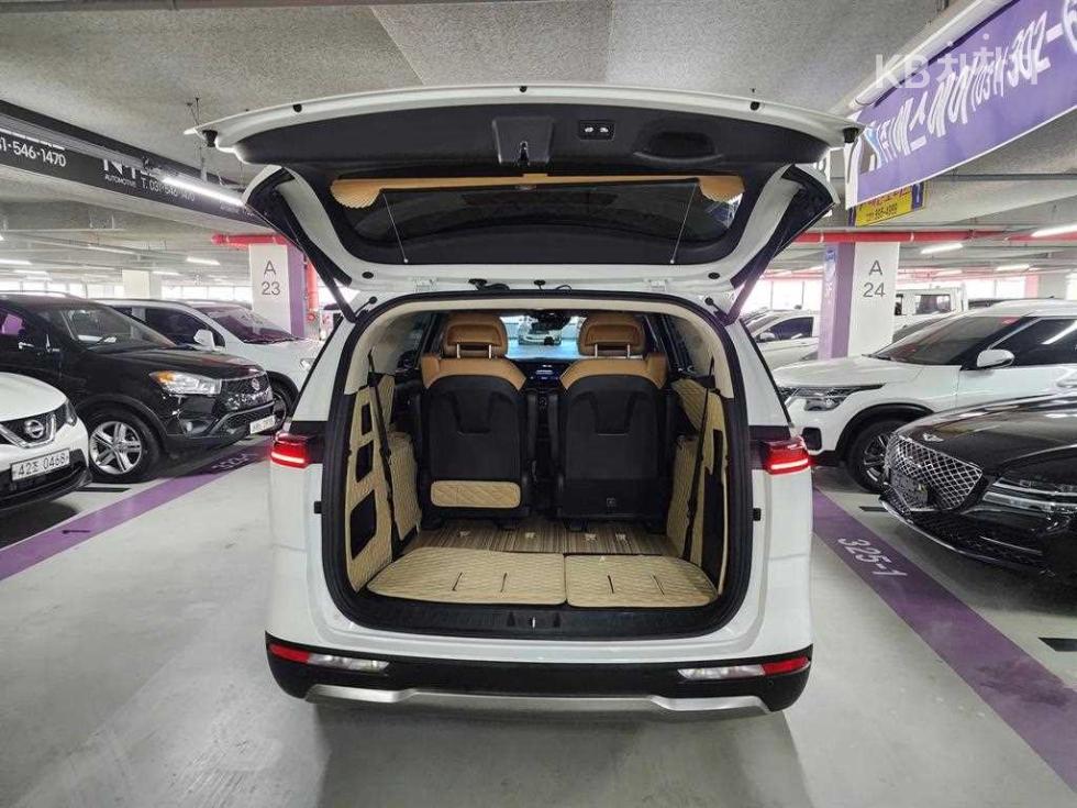 2022 - kia carnival