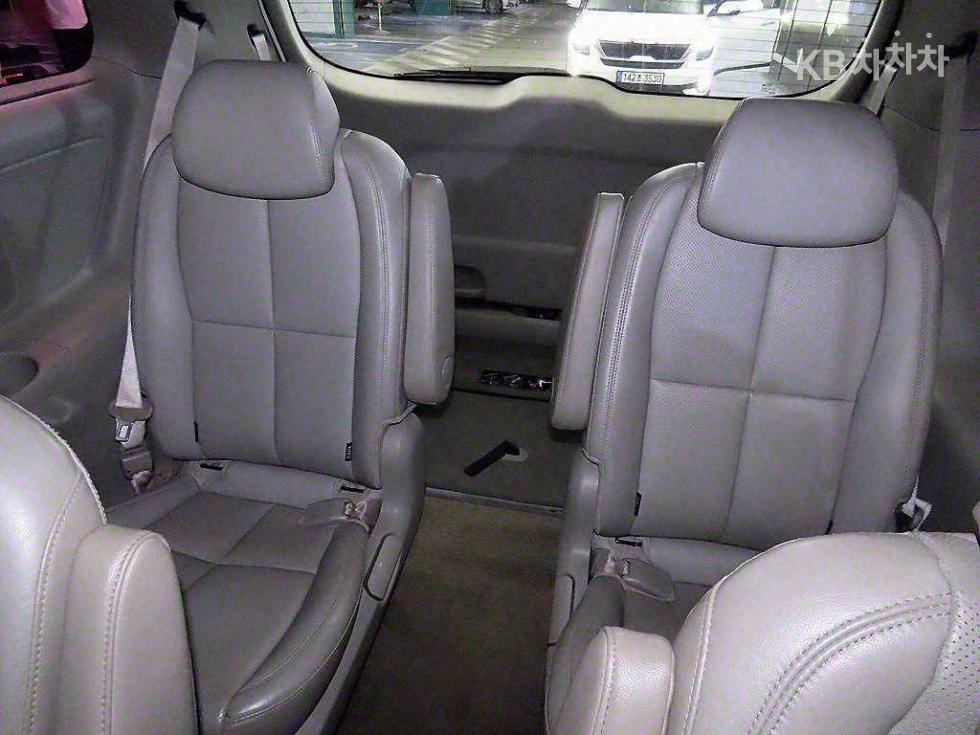 2017 - kia carnival