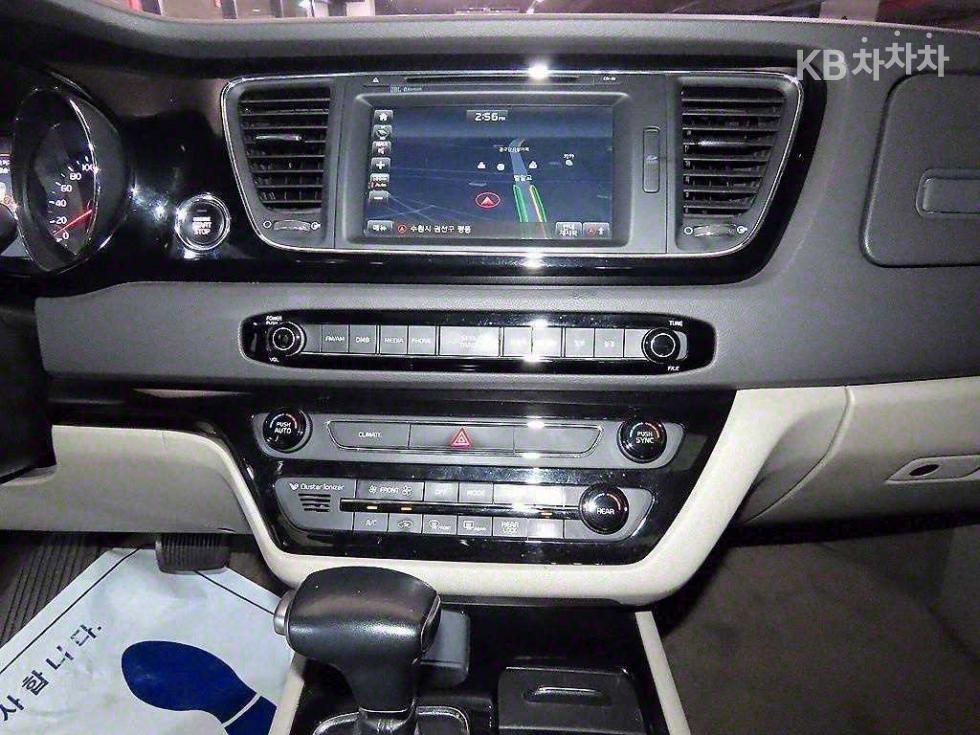 2017 - kia carnival