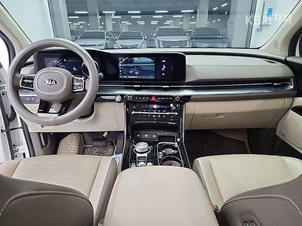 2021 Kia 4 photo