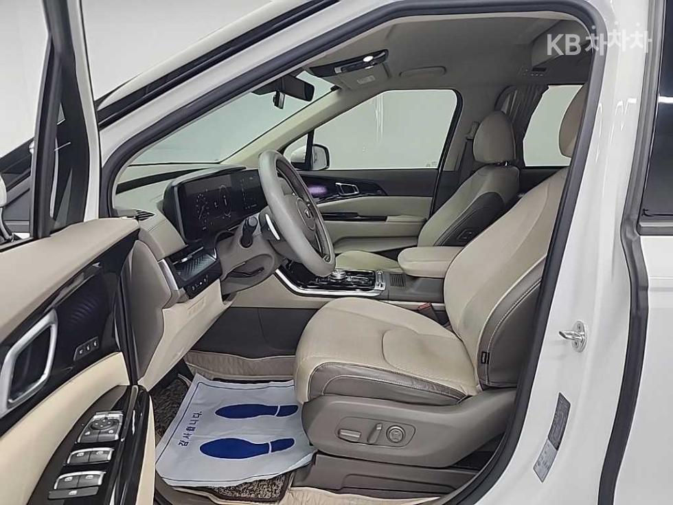 2021 Kia 4 photo