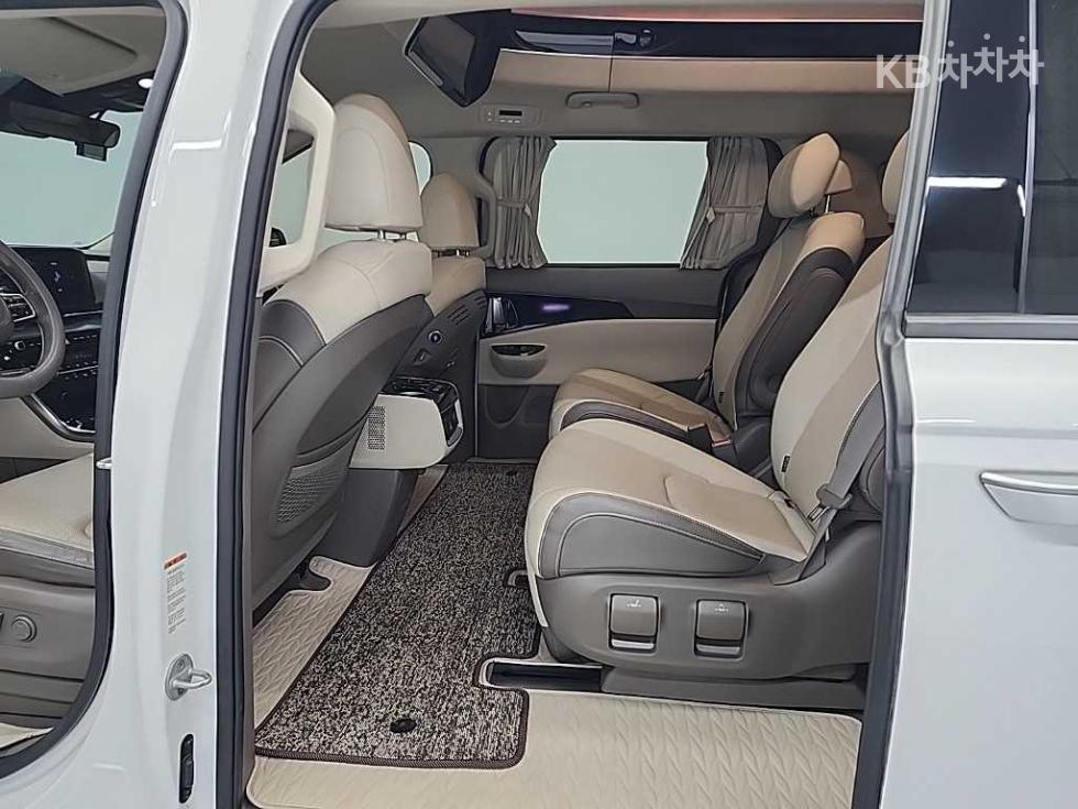 2021 - kia carnival