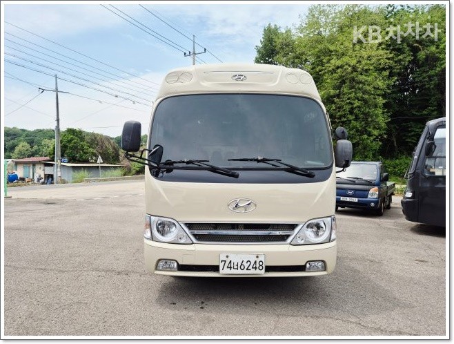 Hyundai County