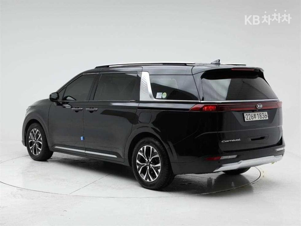 2021 - kia carnival