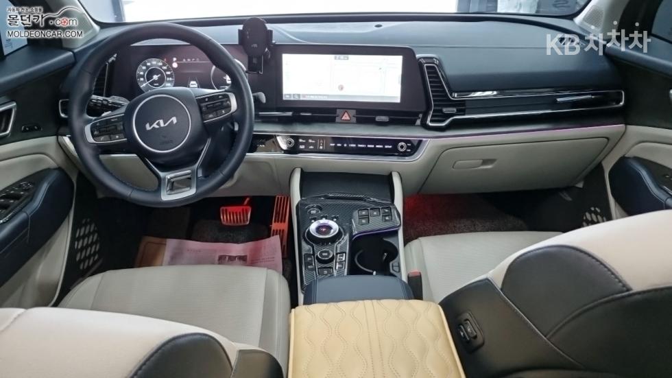 2022 - kia sportage