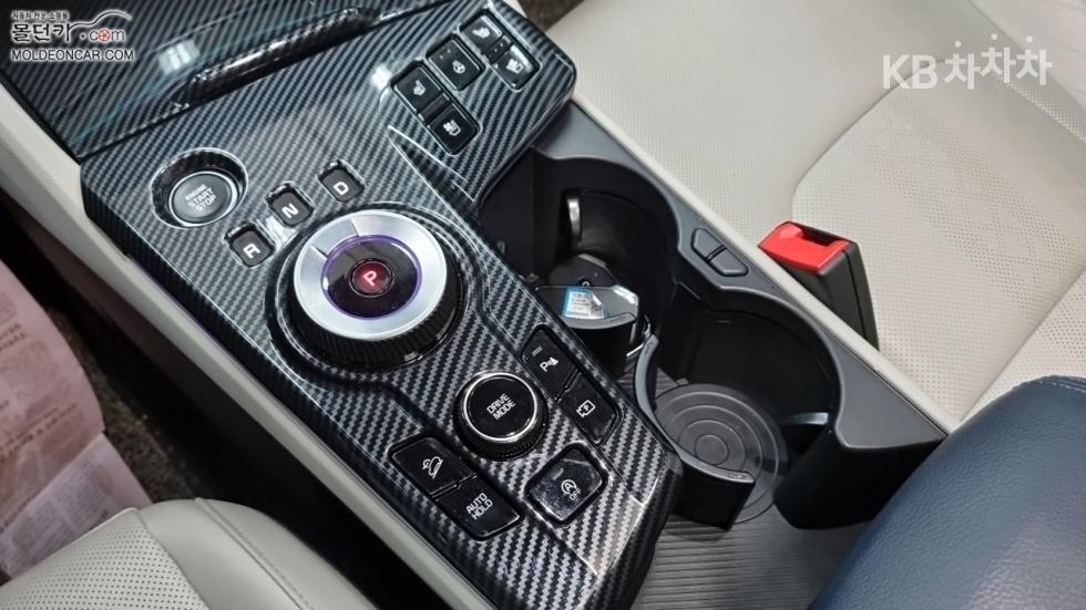 2022 - kia sportage