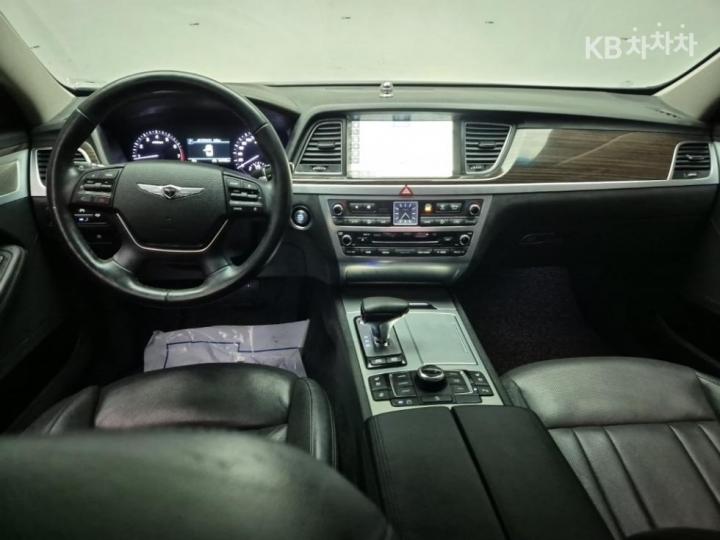 Genesis G80 3.8 GDI AWD Premium Luxury 8