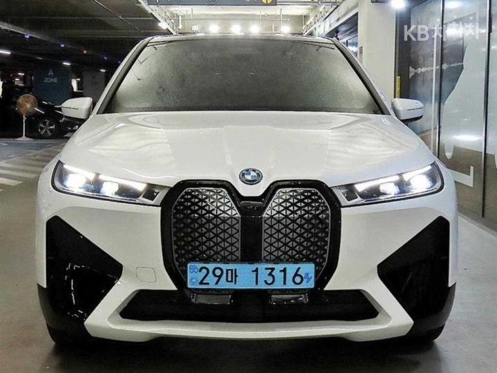 BMW iX i20 M60 Base Type 3