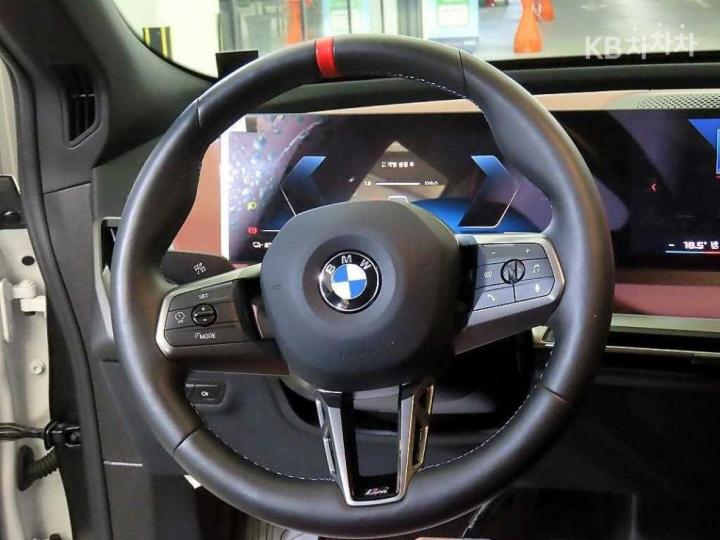 BMW iX i20 M60 Base Type 9