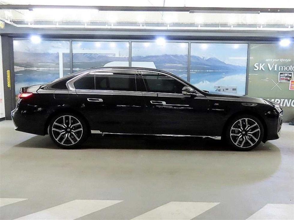 BMW 7er — miniaturë 3