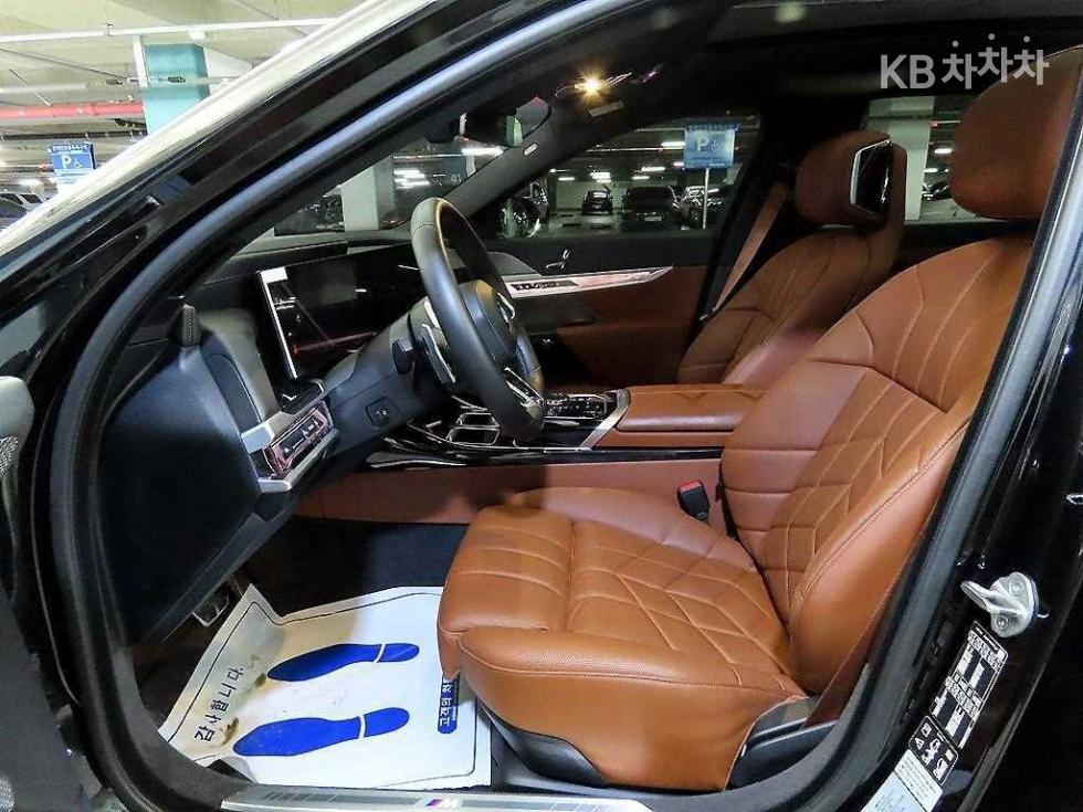 BMW 7er — miniaturë 6