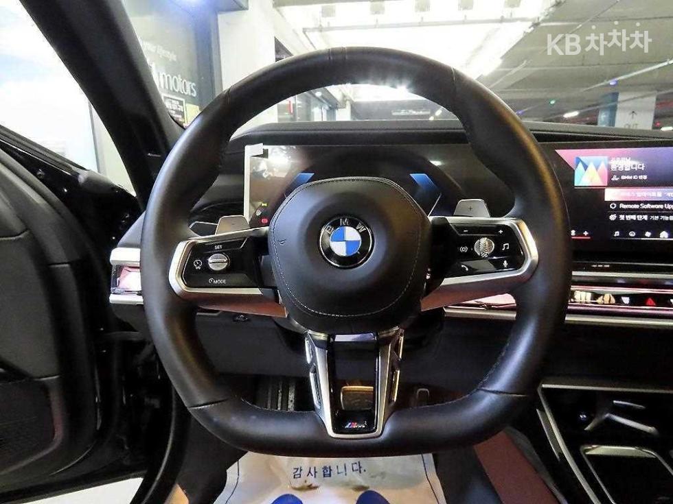 BMW 7er — miniaturë 8