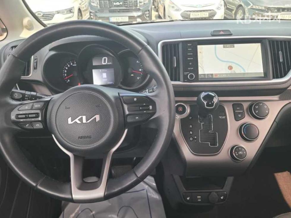 2022 - kia ray