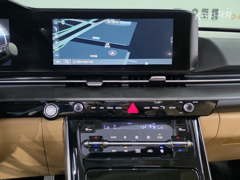 2022 - kia carnival