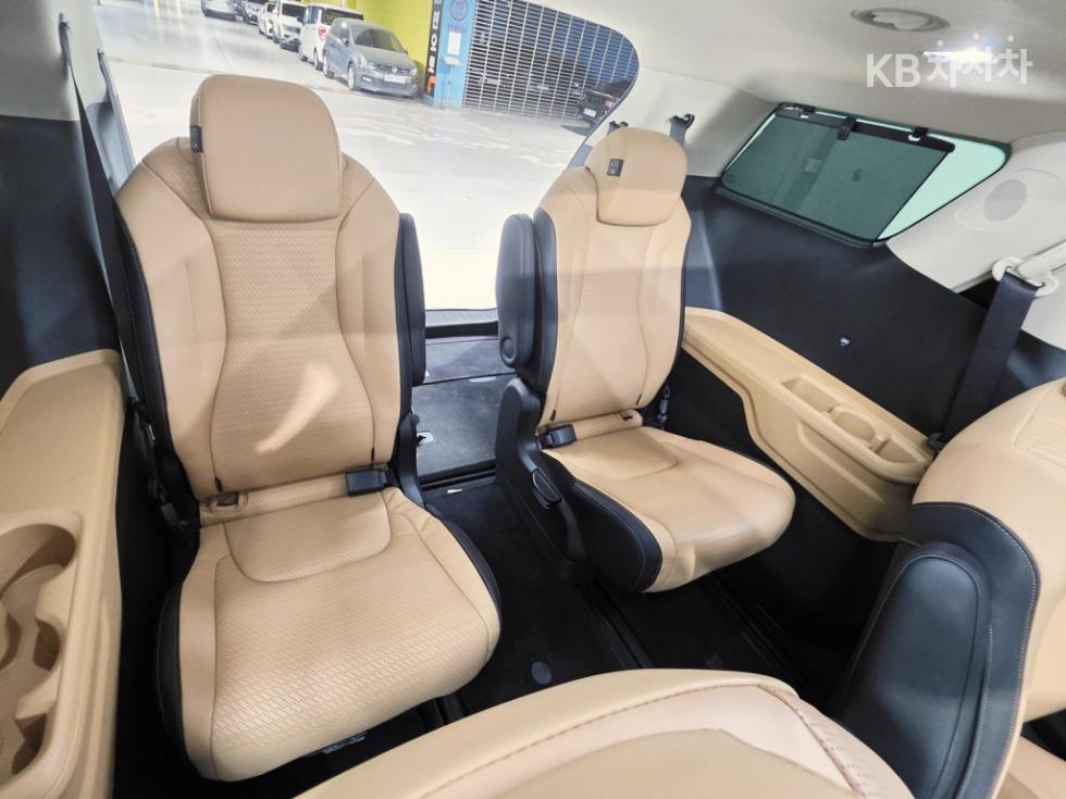 2022 - kia carnival