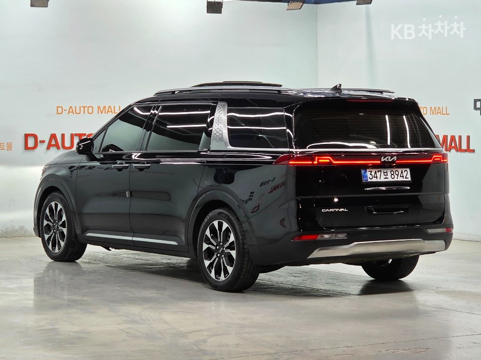 2022 - kia carnival