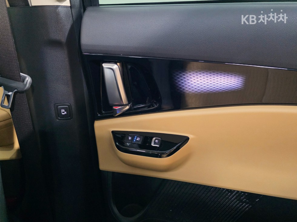 2022 - kia carnival