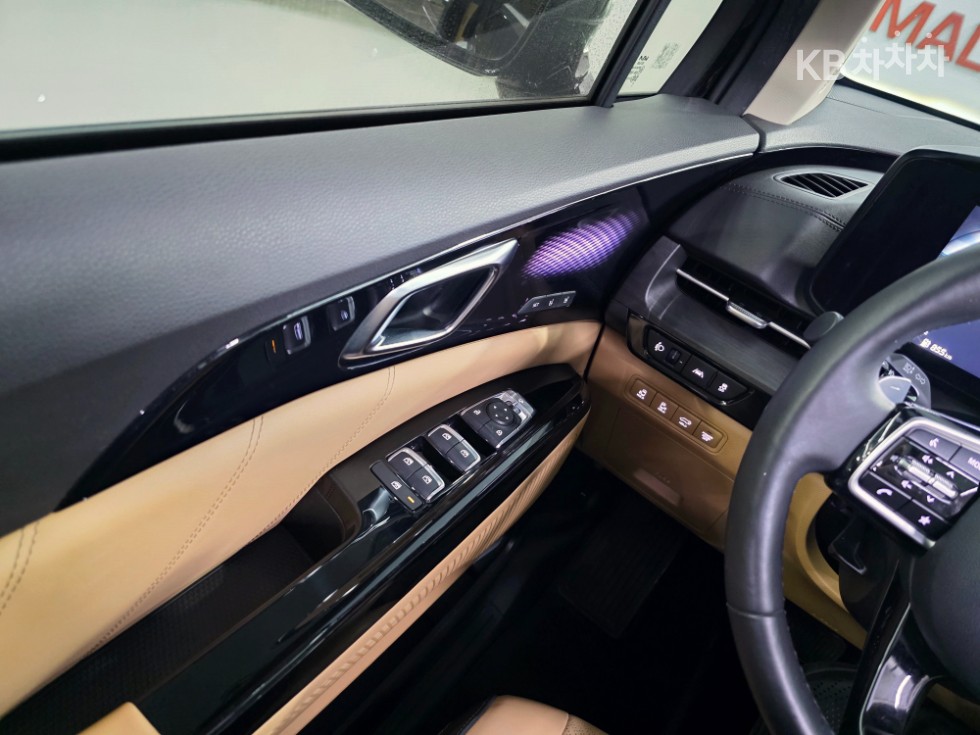 2022 - kia carnival