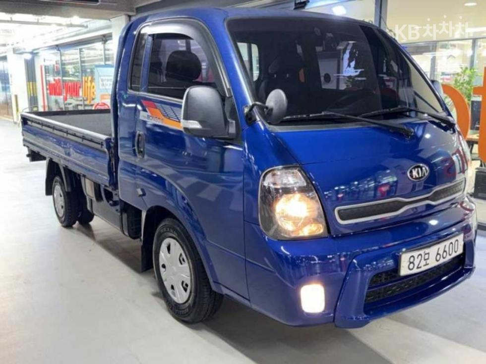 2017 - kia bongo iii