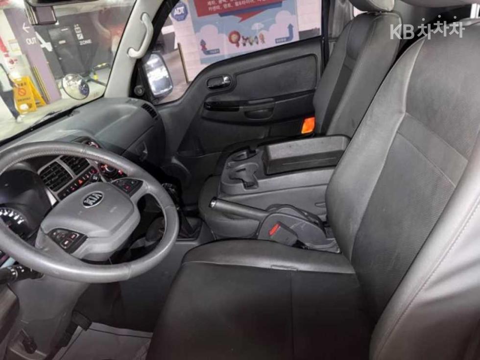 2017 - kia bongo iii