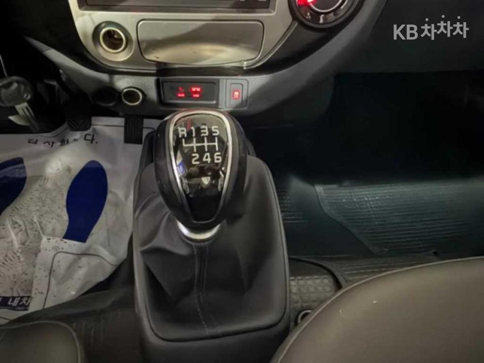 2017 - kia bongo iii