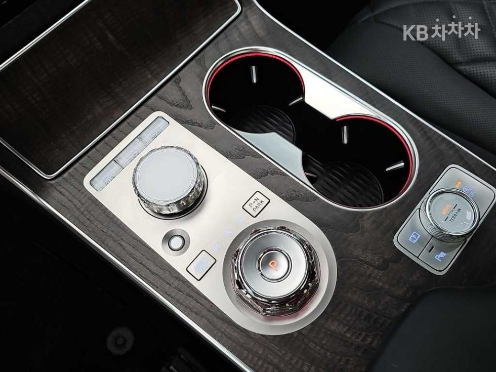 2024 Genesis GV80 photo