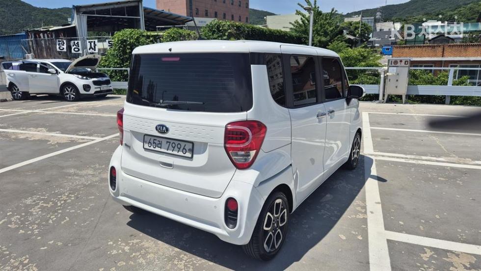 2018 - kia ray