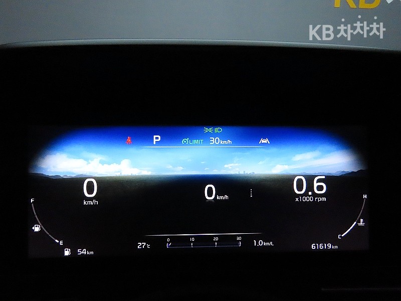 2022 Kia 4 photo