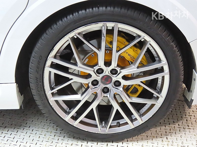 2022 Kia 4 photo