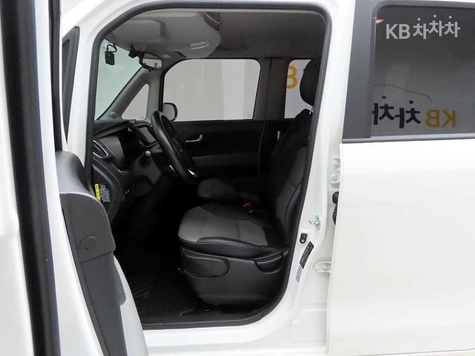 2022 - kia ray
