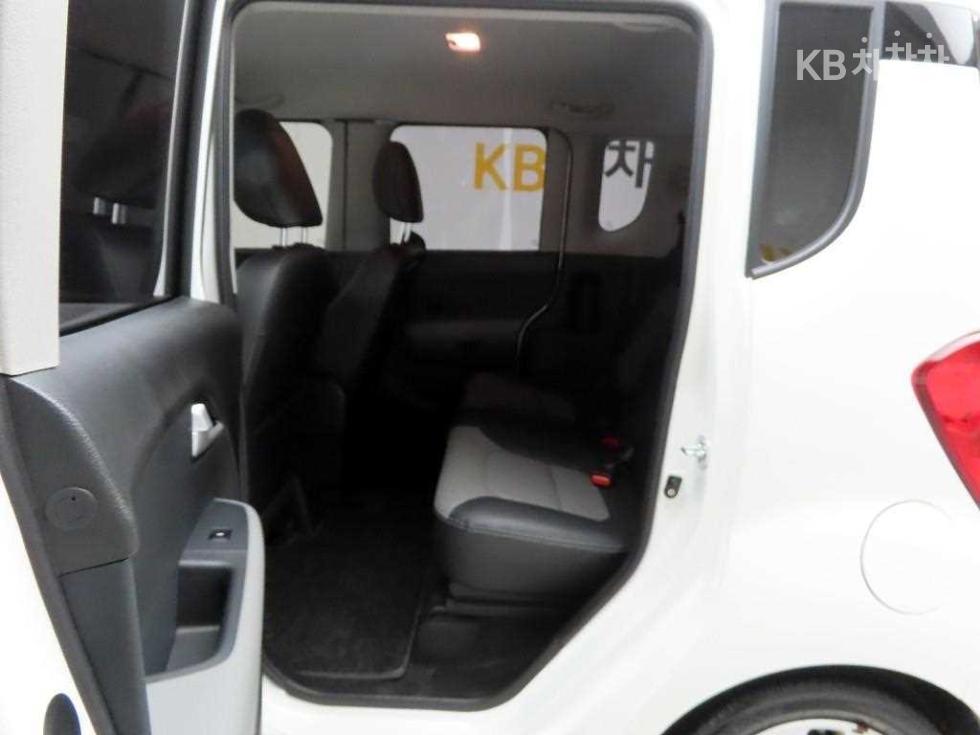 2022 - kia ray