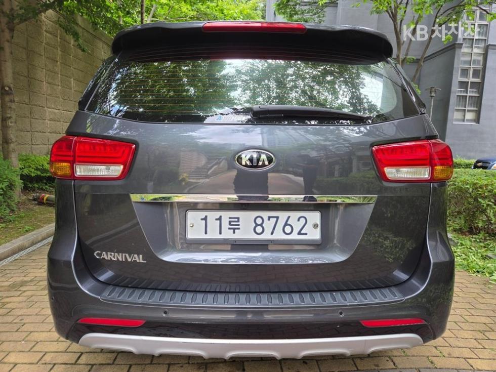 2016 - kia carnival