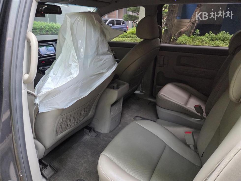 2016 - kia carnival