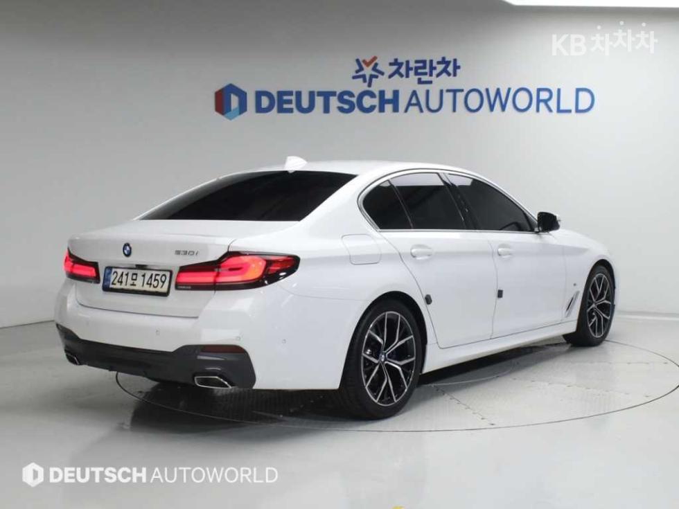 2022 BMW BMW 5 (G30) photo