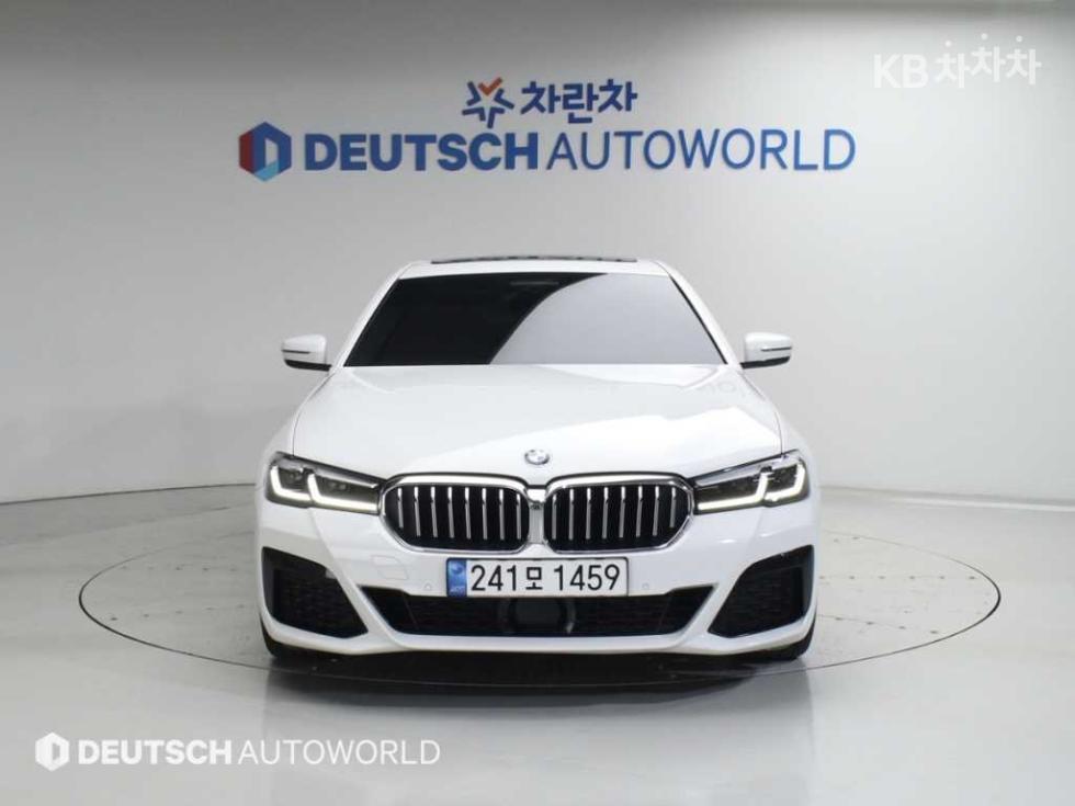 2022 BMW BMW 5 (G30) photo