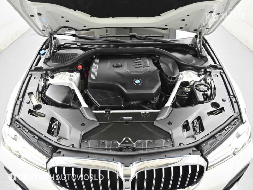 2022 BMW BMW 5 (G30) photo