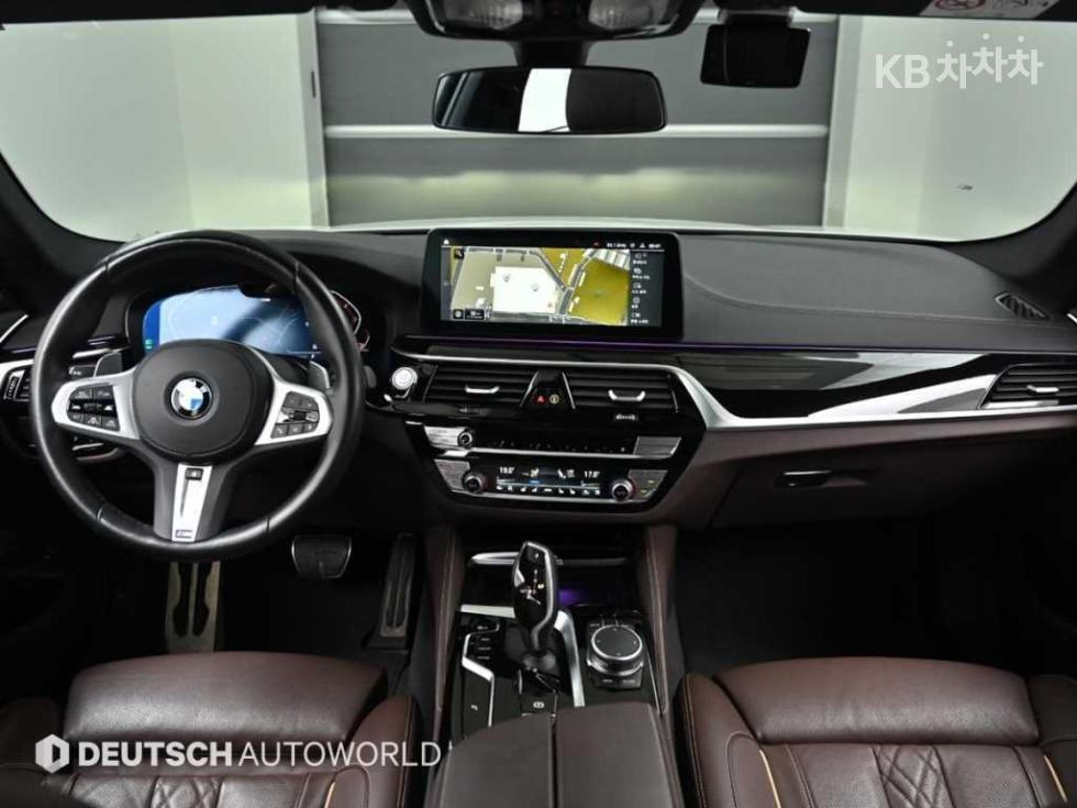2022 BMW BMW 5 (G30) photo