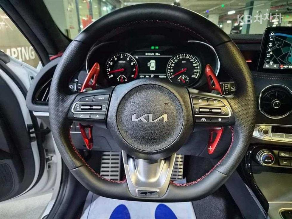 2022 Kia Used Car photo