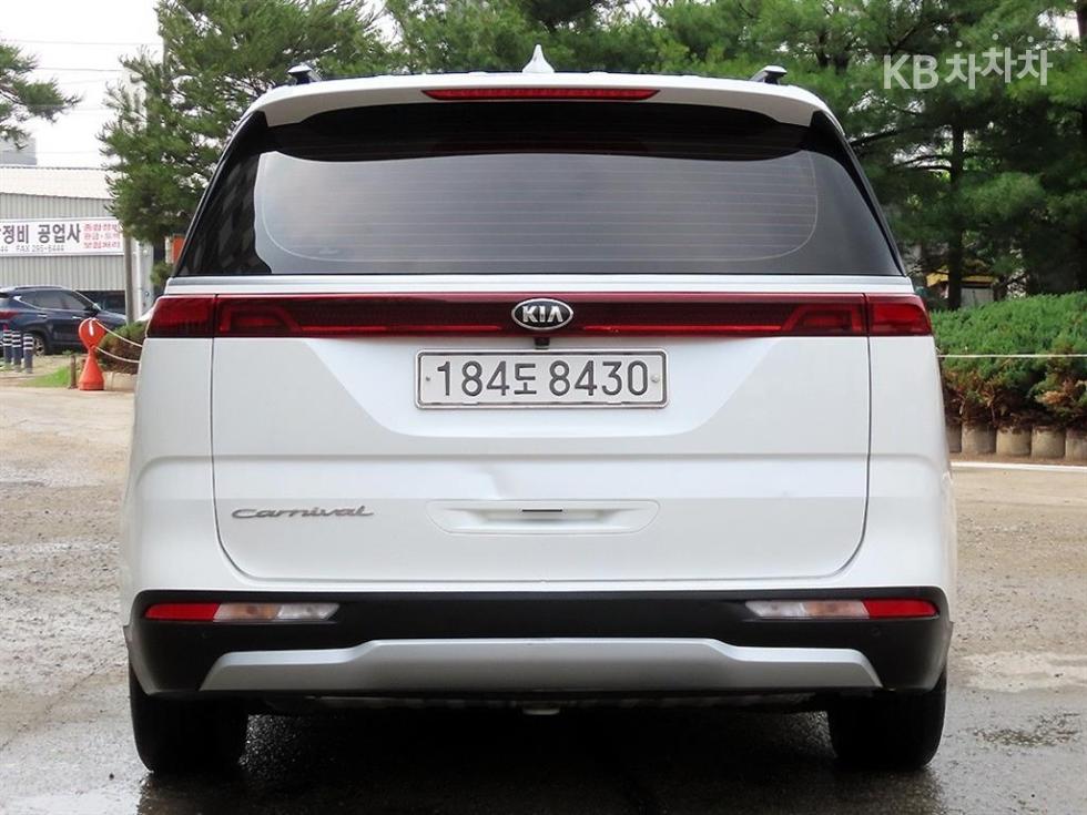 2021 - kia carnival