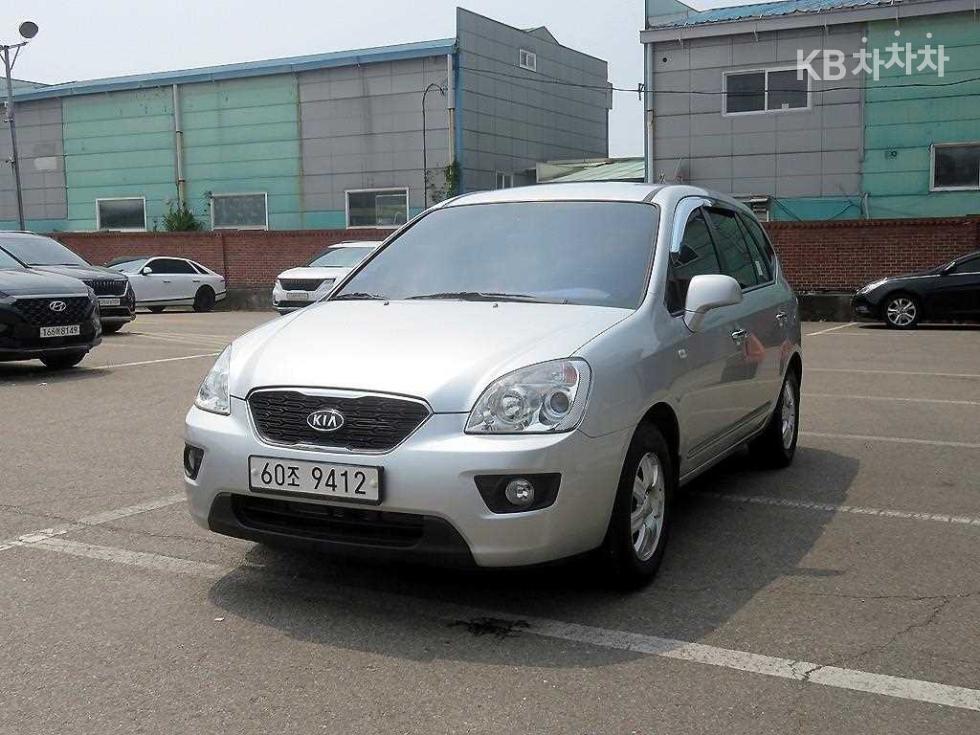 2013 - kia carens