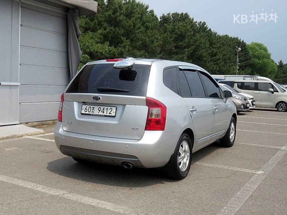 2013 - kia carens