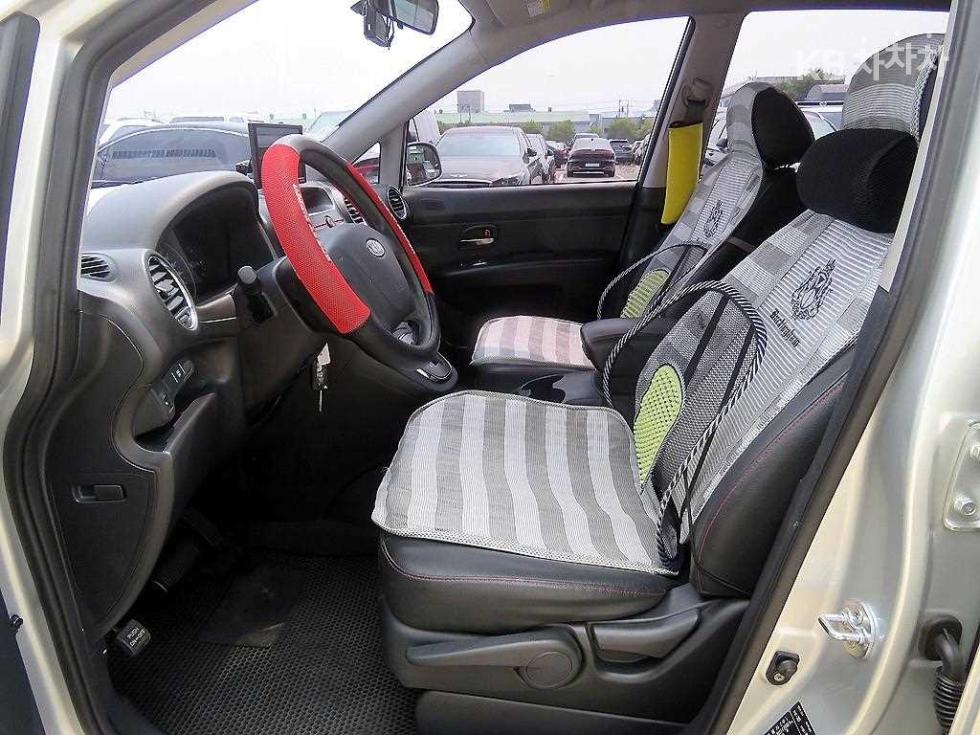 2013 - kia carens