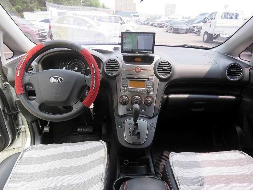 2013 - kia carens