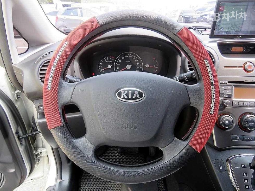 2013 - kia carens