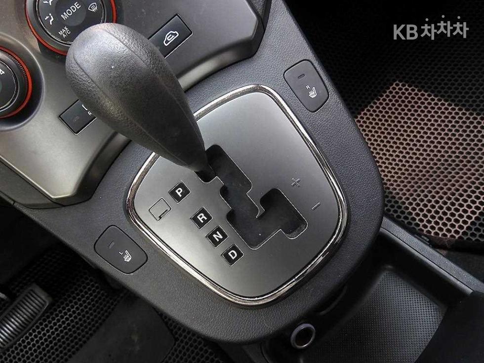 2013 - kia carens