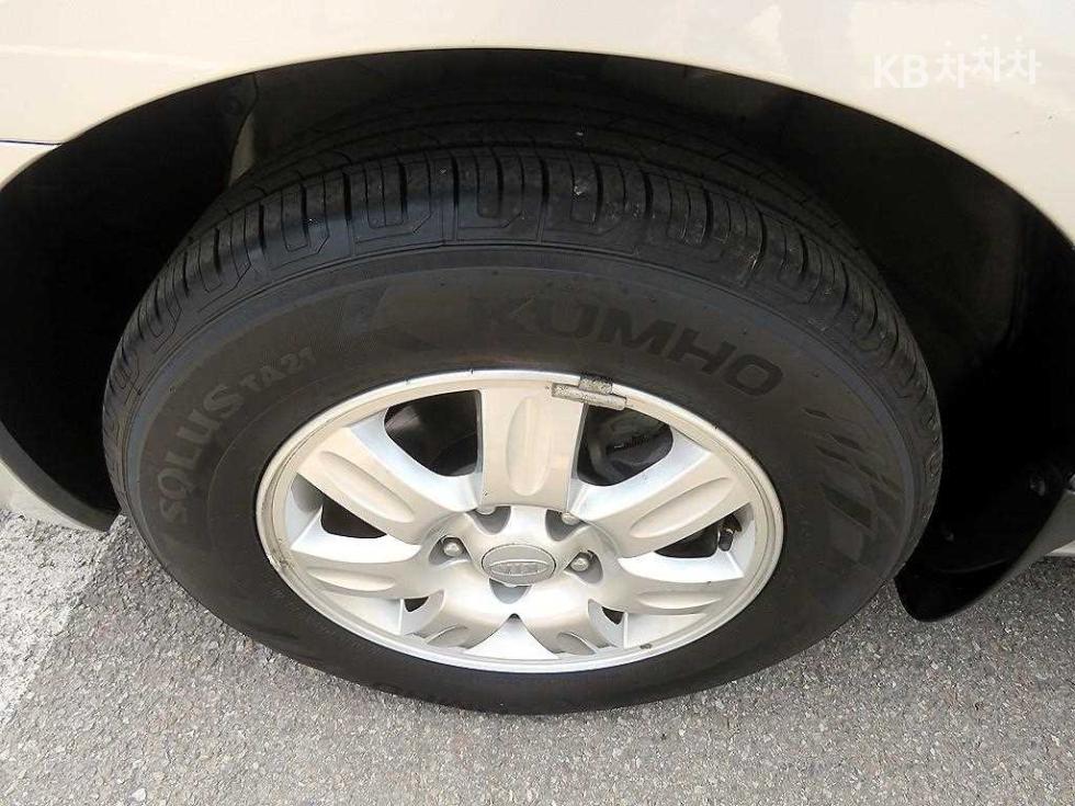 2013 - kia carens