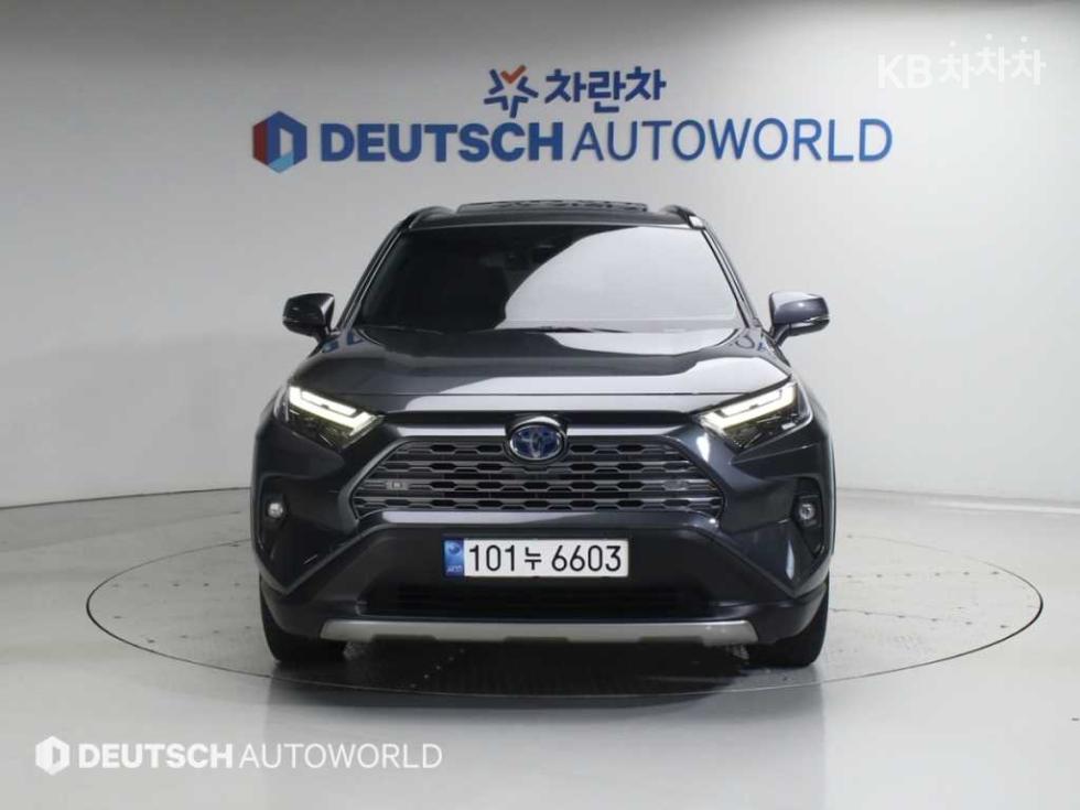 2022 - toyota rav4
