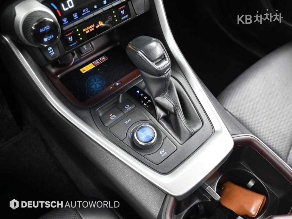 2022 - toyota rav4